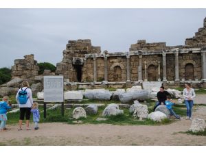 Çakmak: Apollon Tapınağı'da paslı demir görüntüleri görmek istemiyoruz