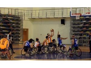 Şanlıurfa Engelli Basketbol Takımı Farklı Kazandı