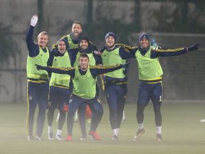 Fenerbahçe, Sivasspor maçı için kampa girdi