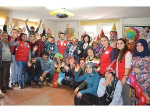 Gençlik Merkezi Üyeleri Engelli Öğrencilerle Buluştu