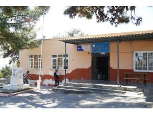 Erdemli Belediyesi’nin Okullara Desteği Sürüyor