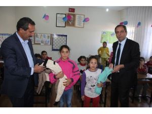 Suriyeli Çocuklara Giyim Yardımı