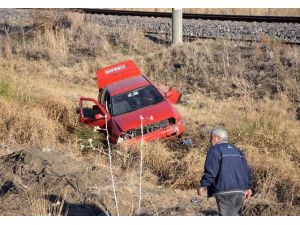 Otomobil Takla Atarak Yoldan Çıktı: 3 Yaralı