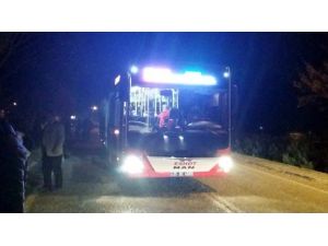 Foça’da Halk Otobüsü 14 Yaşındaki Gence Çarptı