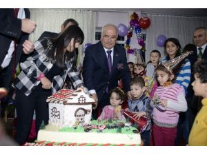 Başkan Kocamaz Çocuk Yuvasını Ziyaret Etti