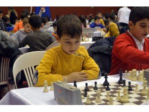Beyoğlu’nda Dev Satranç Turnuvası