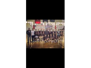 Artsam Koleji Kız Hentbol Takımı Türkiye şampiyonluğunu hedefliyor