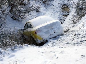 Kar Yağışı Kazaları Beraberinde Getirdi
