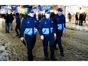 Taksim’de Zabıtadan Tablet Bilgisayarlı Yılbaşı Denetimi