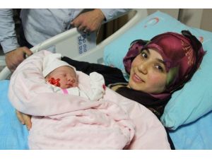 Yeni Yılın İlk Bebeği Zonguldak’ta Dünyaya Geldi
