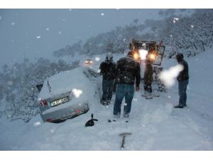 Bingöl’de 6 Kişi Kar Yüzünden Mahsur Kaldı