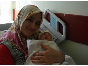 Yozgat’ta yılın ilk bebeği Gökçe oldu