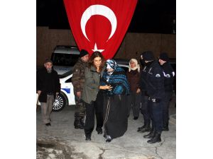 Cizre'de şehit düşen polis Aktürk'ün cenazesi Manisa'ya getirildi