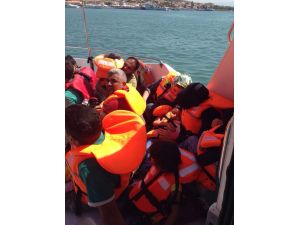 14 yaşında kaçak teknesinin dümeninde yakalandı