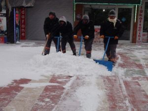 Yozgat’ta Kar Okulları Tatil Ettirdi