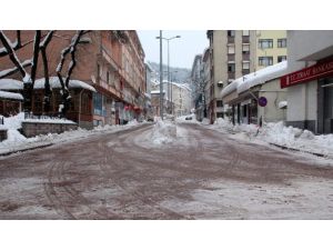 Bozkurt Belediyesi Cadde Ve Sokakları Kardan Temizledi