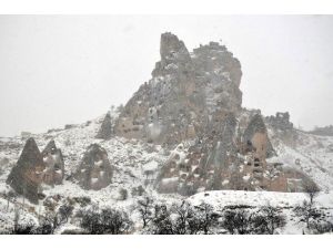 Kapadokya’da Kar Yağışı Etkili Oluyor