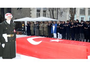 Diyarbakır’da Şehit Uzman Çavuş Karabacaklı için tören