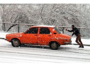 Konya’da Sürücülerin Karla İmtihanı