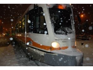 Aşırı Kar Tramvayları Zor Durumda Bıraktı