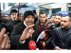 Telefon satıcıları, 'dükkanları boşaltın' diyen Ankara Büyükşehir'e yürüdü