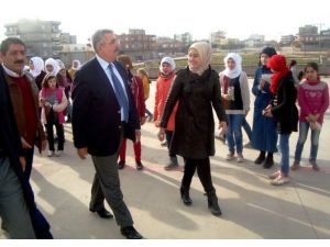 Milli Eğitim Müdürü Cengiz Gündeş’ten Mülteci Okuluna Ziyaret