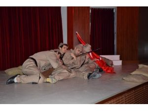 “Sarıkamış” Tiyatro Oyunu Namık Kemal Üniversitesi’nde Sahnelendi