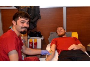Galatasaray'da futbolculara kan testi yapıldı