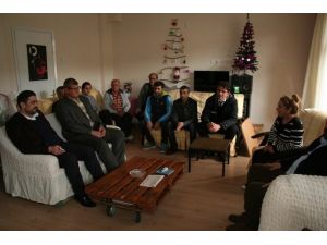 Anadolu Selçuklu Ocaklarından Huzurevine Sürpriz Ziyaret