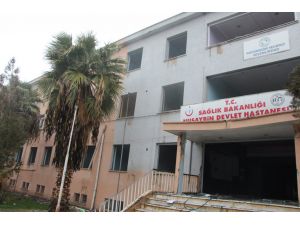 Nusaybin'de eski devlet hastanesini yakmak istediler