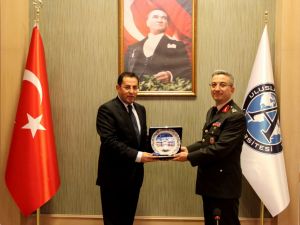 Antalya Garnizon Komutanı'ndan UAÜ'ye övgü