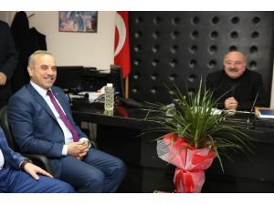 AK Partili Başkandan CHP’ye Ziyaret