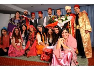 Söke’de Mustafa Pamukçu Tiyatrosu’ndan ‘İstanbul Efendisi’