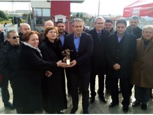 Can Dündar’a Karşıyaka Belediyesi’nden Basın Özgürlüğü Ödülü