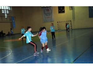 Trabzon Futsal Yıldız Erkekler Ve Kızlar Müsabakaları Sona Erdi