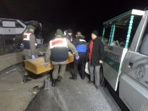 Balıkesir'de mültecileri taşıyan otobüs devrildi: 8 ölü, 42 yaralı (2)