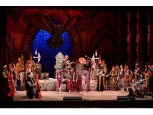 Köroğlu Operası Mersinlileri Büyüledi