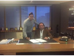 Medicana Sivasspor Uruguaylı Texeıra İle 2,5 Yıllık Sözleşme İmzaladı