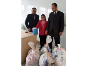 İlköğretim Öğrencileri Suriyelilere Yardım Etti