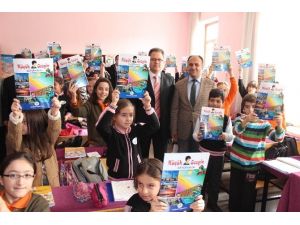 Beyşehir Belediyesi’nden Öğrencilere “Küçük Gezgin” Kitabı