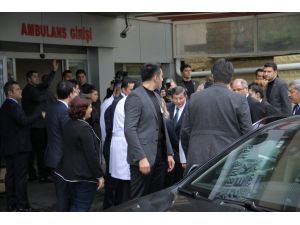 Davutoğlu’nun basın danışmanı, hastane ziyaretinde yaralandı