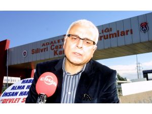 Gazeteci Yanardağ: AKP ve Erdoğan Türkiye’de zorbalık rejimi kurmaya çalışıyor