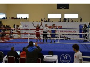 BEÜ Bayanlar Türkiye Ferdi Boks Şampiyonasında İkinci Oldu
