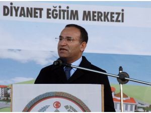 Adalet Bakanı Bozdağ: "Atatürk Sağ Olsaydı Devlete Ve Hükümete Sahip Çıkardı"
