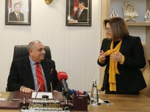 Başbakan Yardımcısı Türkeş’den Fatma Şahin’e Ziyaret