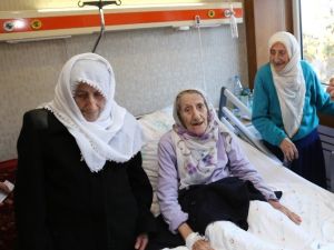 86’lık Üçüz Nineleri Hastalıkta Ayıramadı