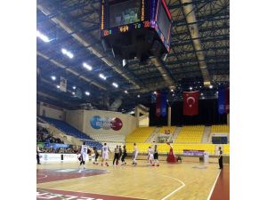 Büyükşehir Basket Takımı Perdeyi Galibiyetle Kapattı
