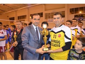 Yahya Kemal İÖO Spor Kulübü, yenilgisiz birinci oldu