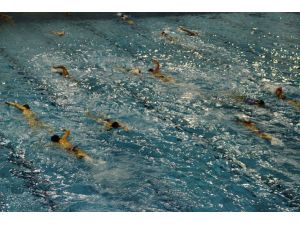Büyükşehir Belediyesi’nin spor kompleksi ile yüzücüler havuza kavuştu