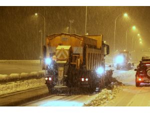 Kahramanmaraş'ta kar yağışı ulaşımı olumsuz etkiliyor